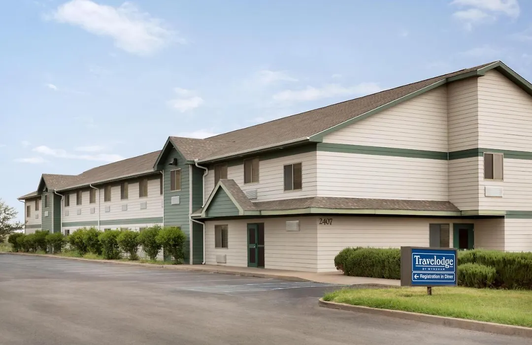 Travelodge By Wyndham Alpine-1