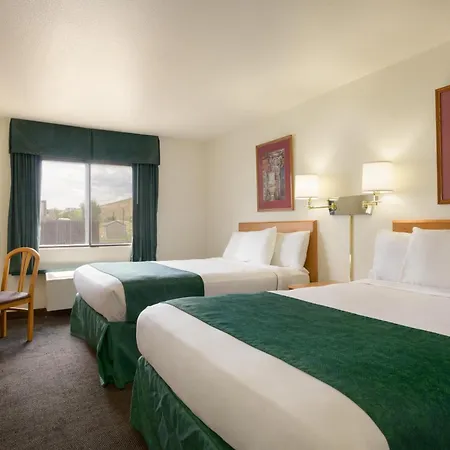 Travelodge By Wyndham Alpine-3